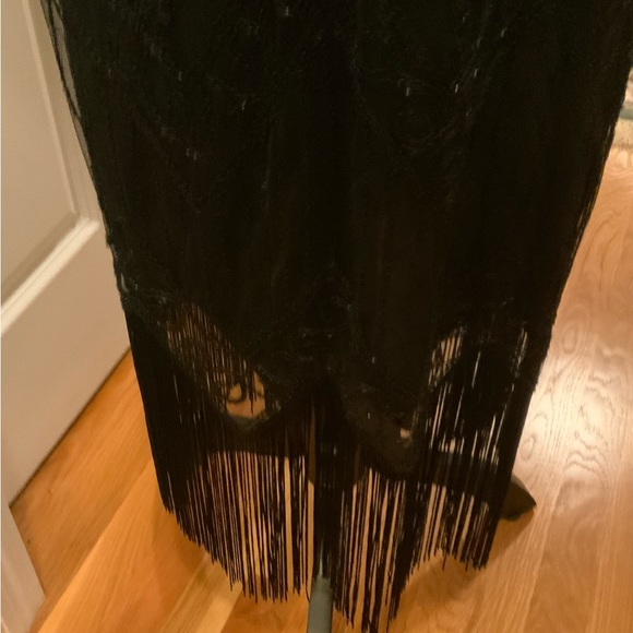 NWOT Ladies roaring 20’s era dress in black. Black sequins and fringe. Size XL - Picture 7 of 7
